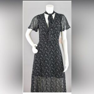 Forever 21 Flutter Sleeve Dress